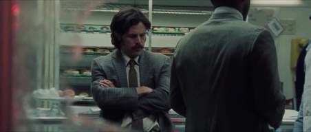 gentleman_z_rewolwerem2